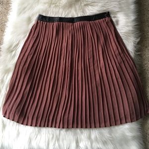 5 for $25 / Mossimo Dusty Rose Pleated Skirt